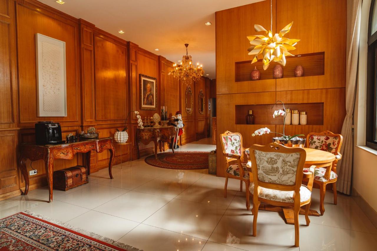 Pousada Luis XV Кампус-ду-Жордау Экстерьер фото A dining room